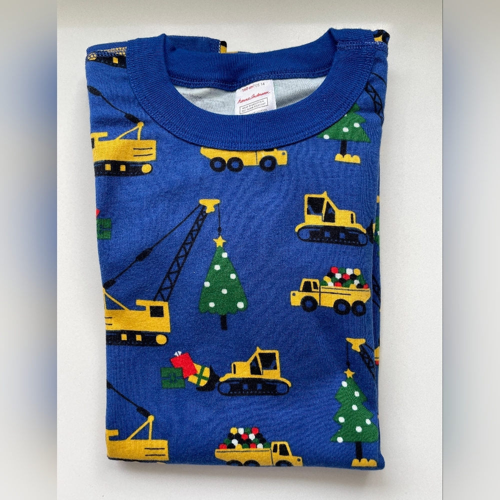 Hanna Anderson - Christmas trucks - Pajama top - Size 14-16 - Picture 4 of 9